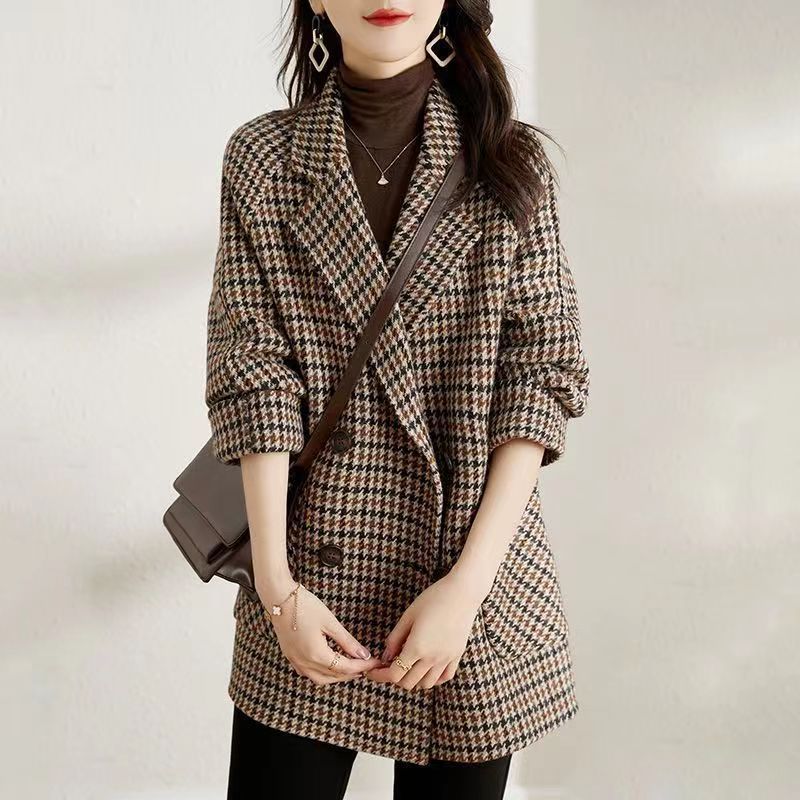 Blazar with Collar in Houndstooth pattern-  Woman's Woolen Blazer